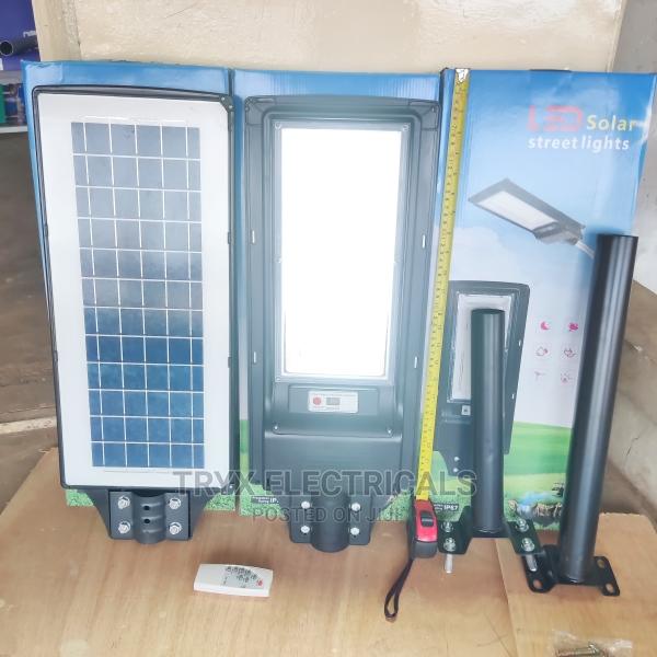 600W LED Solar Street Light With Remote- Black · Photo 6