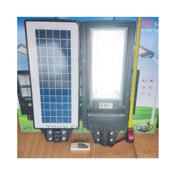 600W LED Solar Street Light With Remote- Black · Photo 1