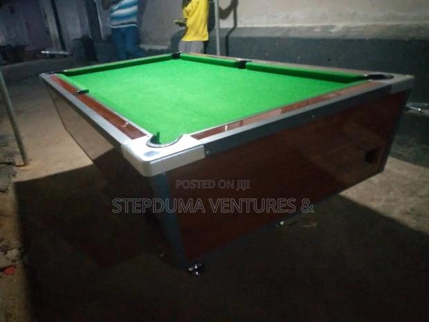 Token Coins Operating Snooker Machine With Set of Balls · Photo 3
