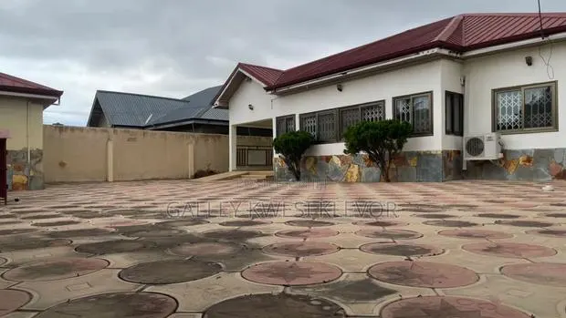 4bdrm House in West Hills Mall Area for rent · Photo 1