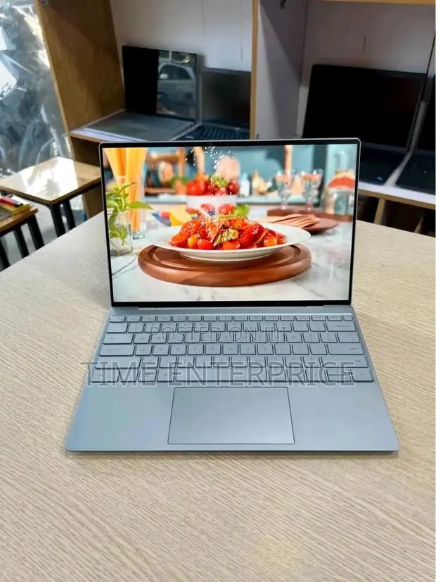 New Laptop Dell XPS 13 16GB Intel Core i7 SSD 512GB · Photo 1