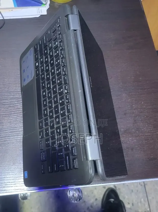 Laptop Dell Inspiron 11 3000 4GB Intel Pentium HDD 500GB · Photo 1