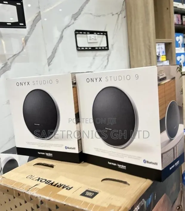 Durable Sleek Electric Black Onyx Studio 9 Bluetooth Speaker · Photo 1