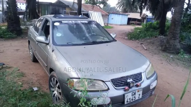 Nissan Sentra SE 2000 Silver
