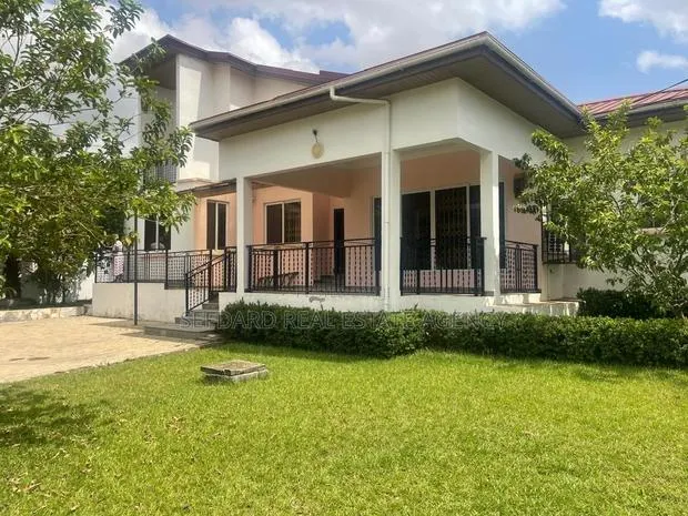 7bdrm House in Sefdard Properties, Kwabenya for rent · Photo 1