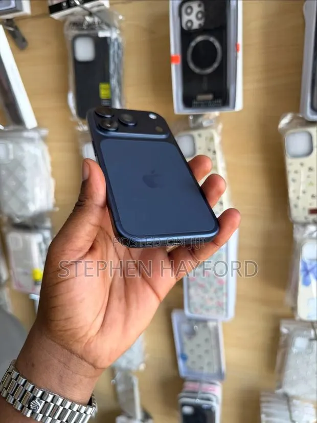 Apple iPhone 17 Pro Max 512 GB Blue · Photo 1