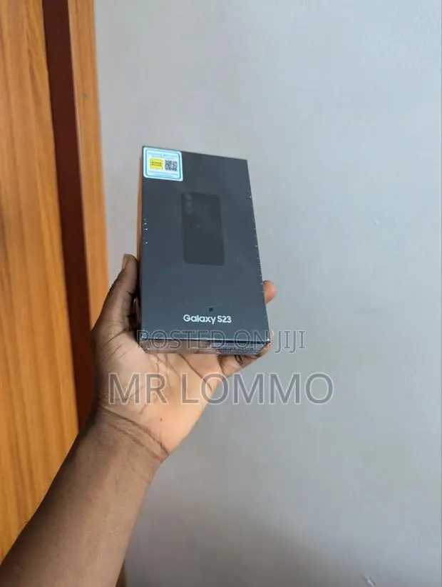 New Samsung Galaxy S23 256 GB Black · Photo 1