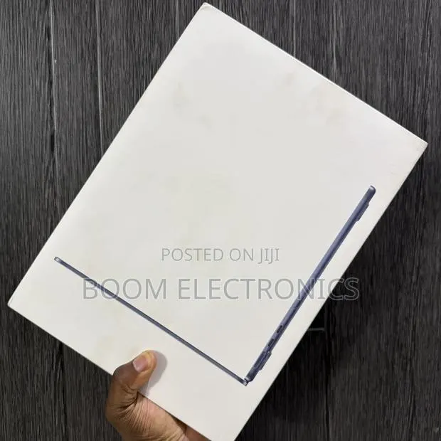 New Laptop Apple MacBook Air 2026 M5 16GB Apple M5 SSD 512GB · Photo 1