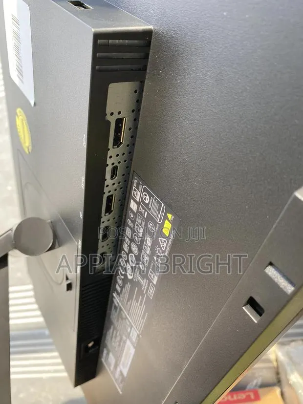 Lenovo Thinkvision Edgless Monitors · Photo 6