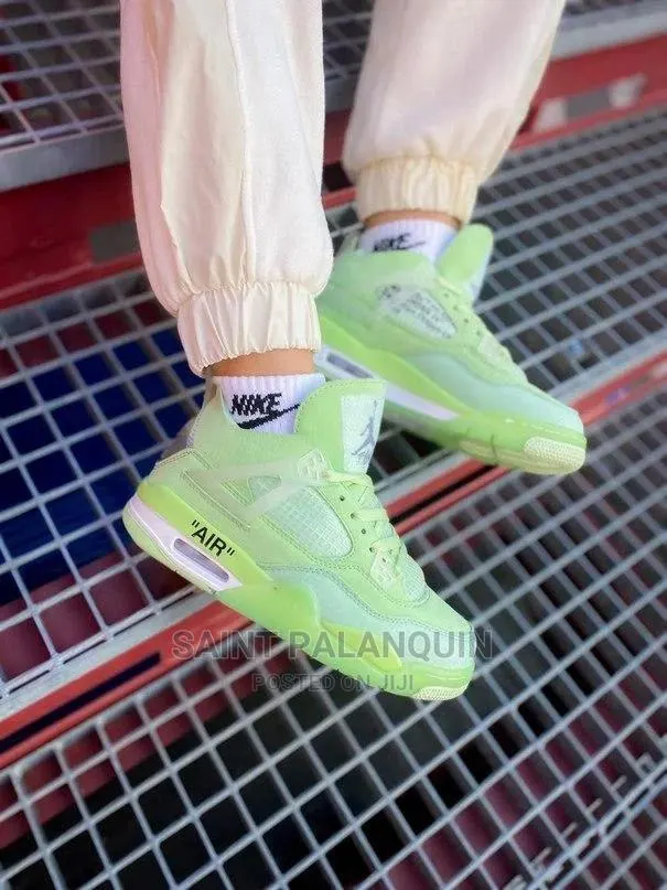 Nike Jordan 4 Off White · Photo 1