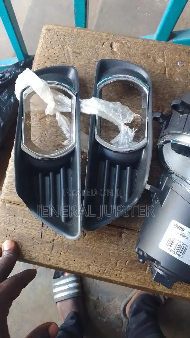 Toyota Camry 2007-2009 Foglight and Covers Set. · Photo 1