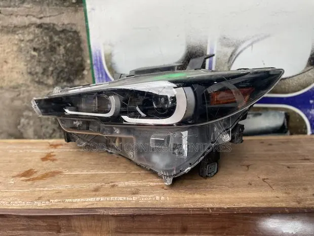 Mazda CX5 2026 Headlight · Photo 1