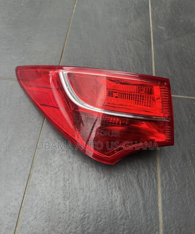 Hyundai Santa Fe / Santafe Taillight 2013 2014 2015 2016 Tail Light · Photo 1