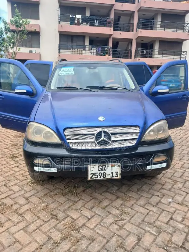 Mercedes-Benz E350 2002 Blue · Photo 1