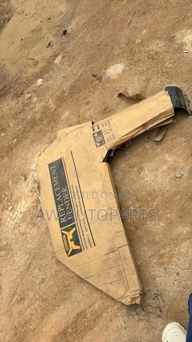 Honda Fit 2009-2014 Fender · Photo 1