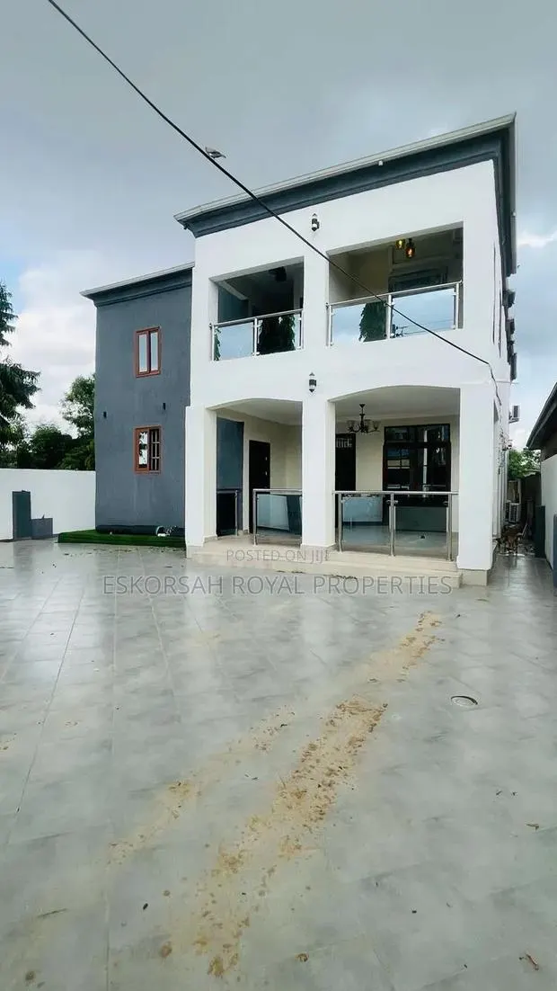 Furnished 6bdrm House in Ablekuma Ga Odumase, Galilea for sale · Photo 1