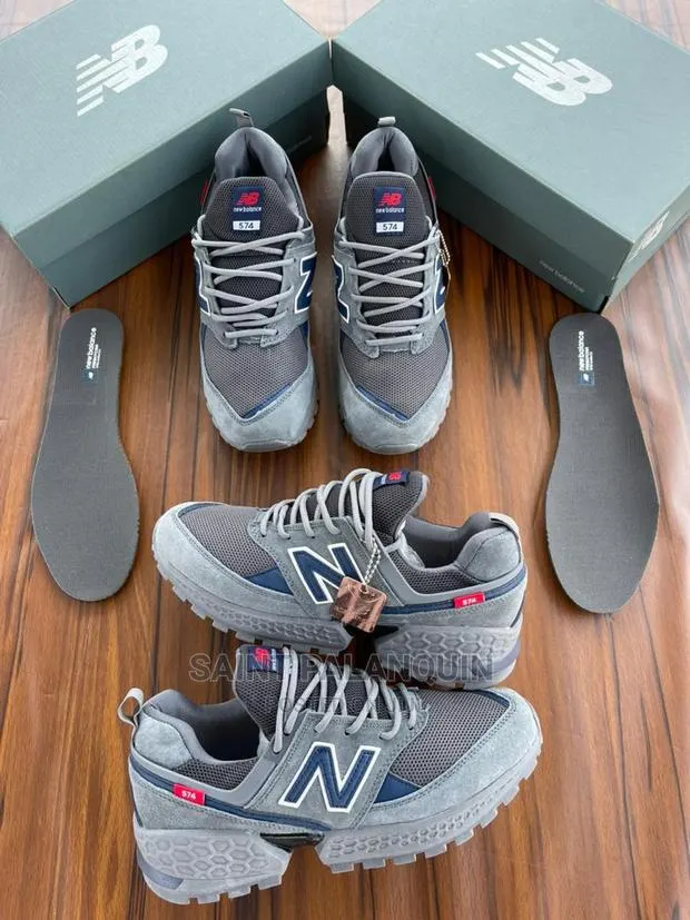 New Balance Sneaker · Photo 1