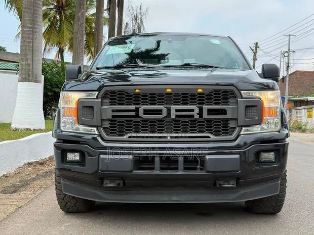 Ford F-150 XLT 4x2 SuperCrew Cab Styleside 5.5 ft. box 145 in. WB 2019 Black · Photo 1