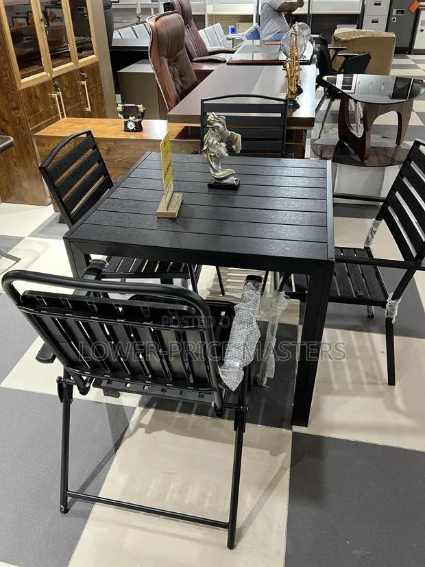 4 Seater Restaurant Table / Dining Table · Photo 1