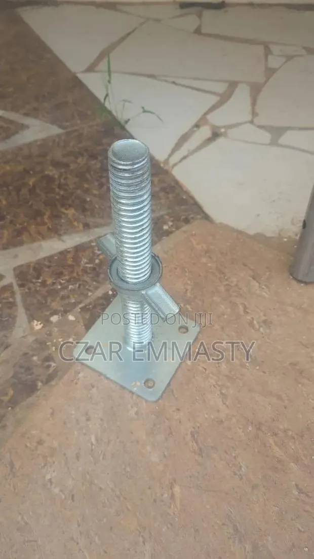 Base Jack for Scaffolding · Photo 1
