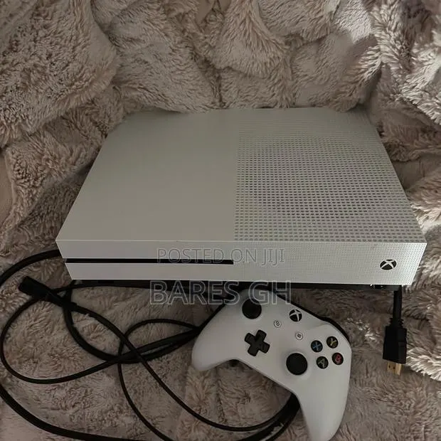 Xbox One S · Photo 1