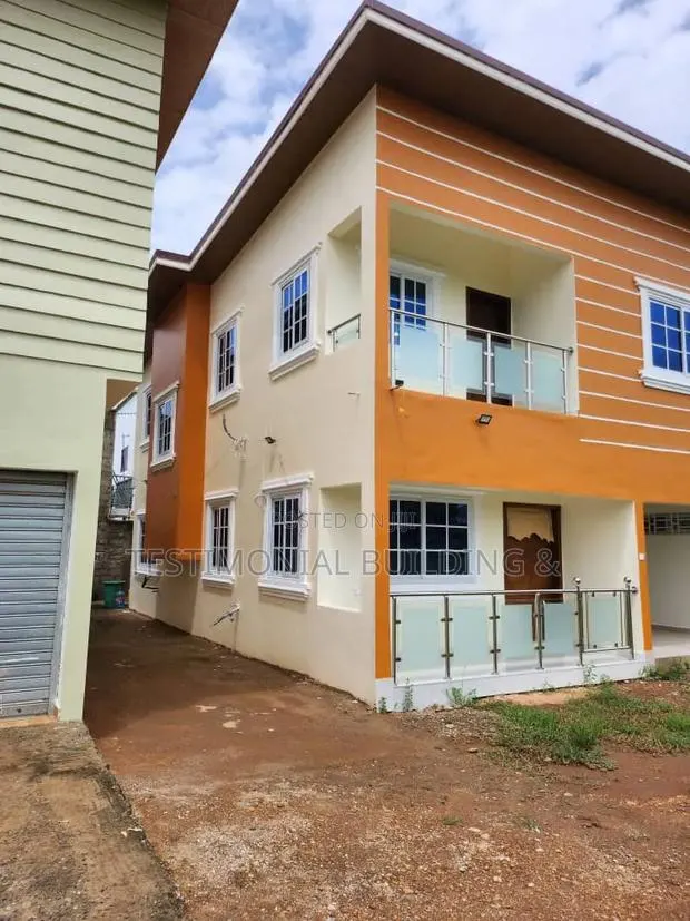 4bdrm House in Testimonial Building, Police Station for sale · Photo 1