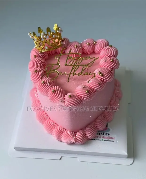 Heart Shaped Birthday Cake · Photo 1