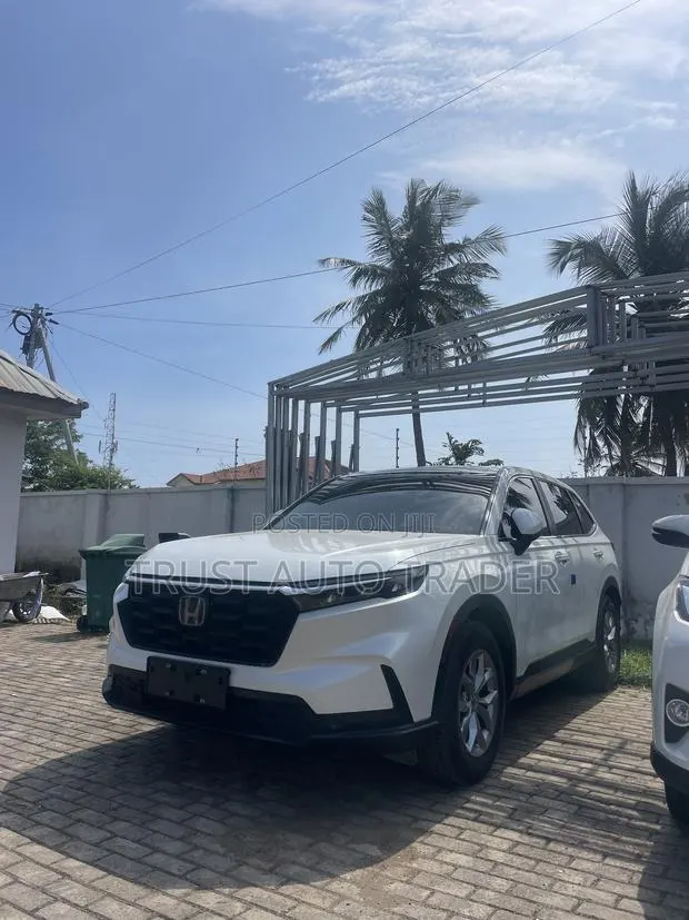 Honda CR-V 2023 White · Photo 1