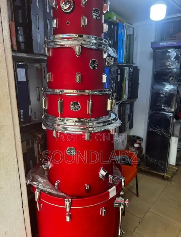Mapex Comet Series Acoustic Drum Set · Photo 1