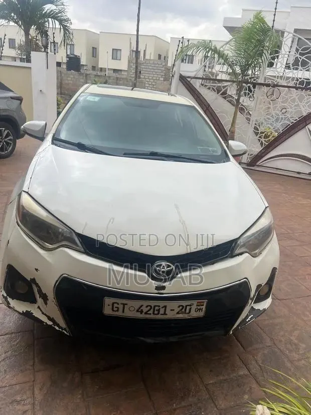 Toyota Corolla 2016 White · Photo 1