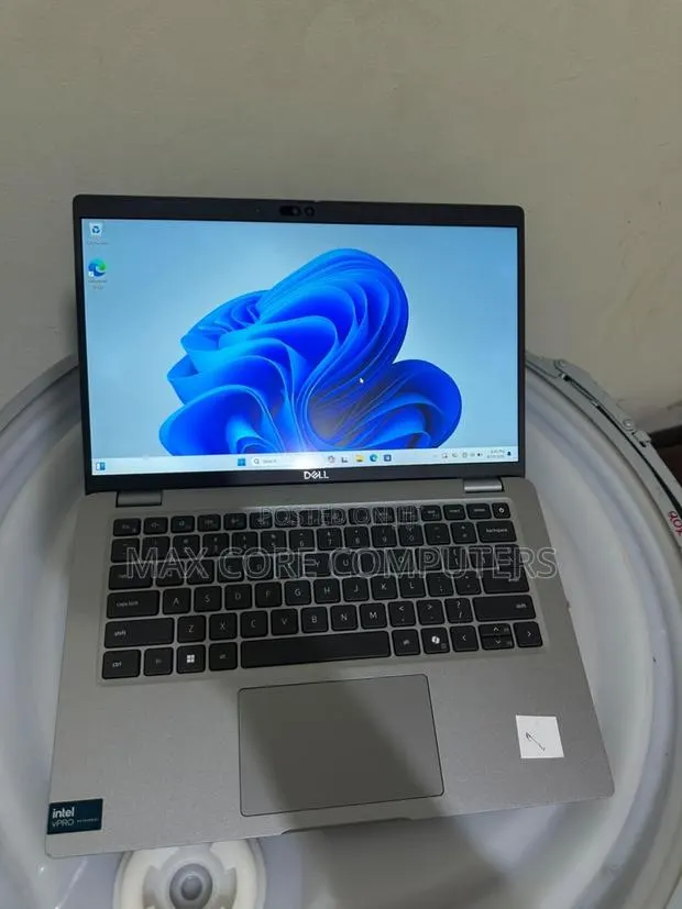 Laptop Dell Latitude 5450 16GB Intel Core i7 SSD 512GB · Photo 1