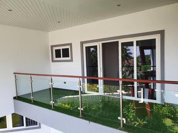 5bdrm House in Airport Hills for sale · Photo 8