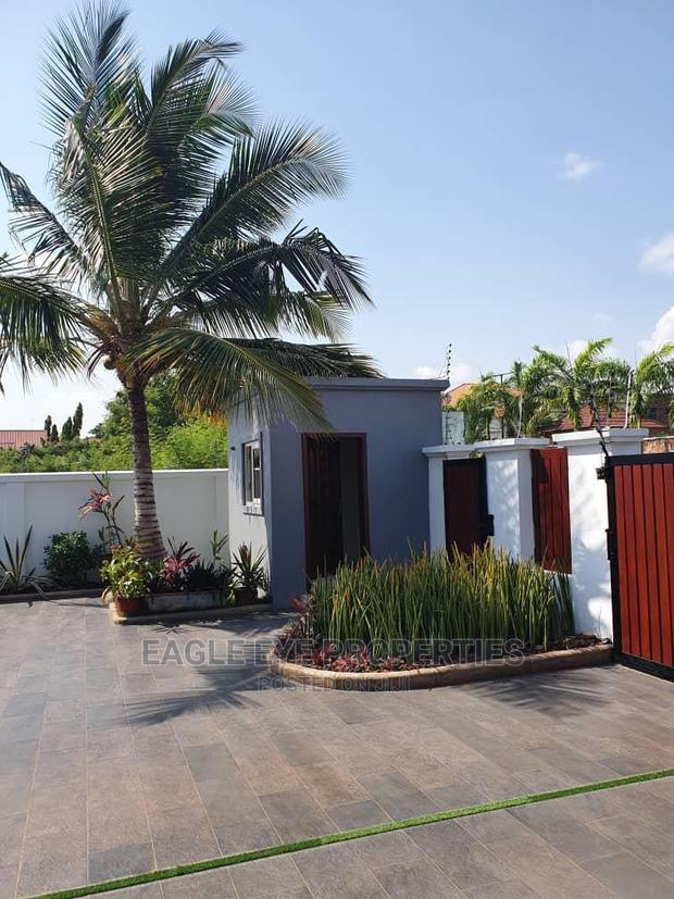 5bdrm House in Airport Hills for sale · Photo 4