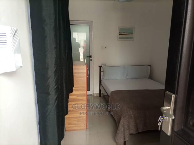 Beautifully Furnished Studio Apartment at Spintex · Photo 5