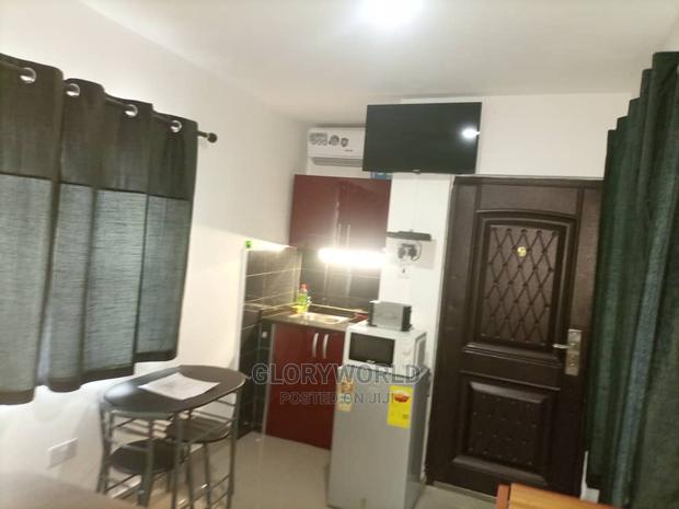 Beautifully Furnished Studio Apartment at Spintex · Photo 4