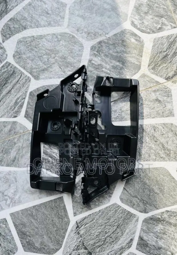 Ford F150 2021-2024 Front Bumper Lock Available · Photo 1