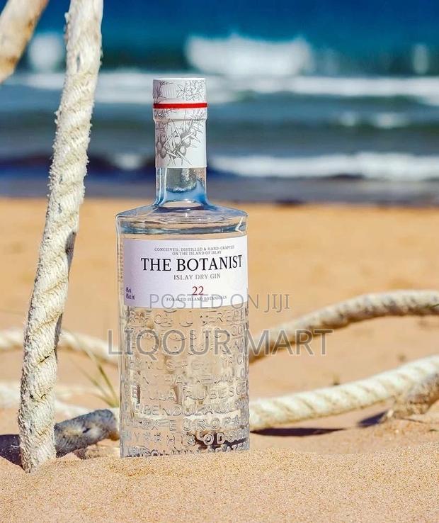 The Botanist Dry Gin · Photo 3