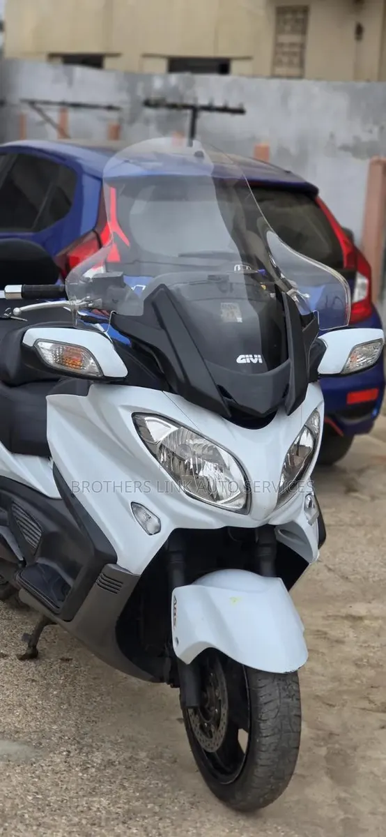 2018 Suzuki Burgman 650 · Photo 1