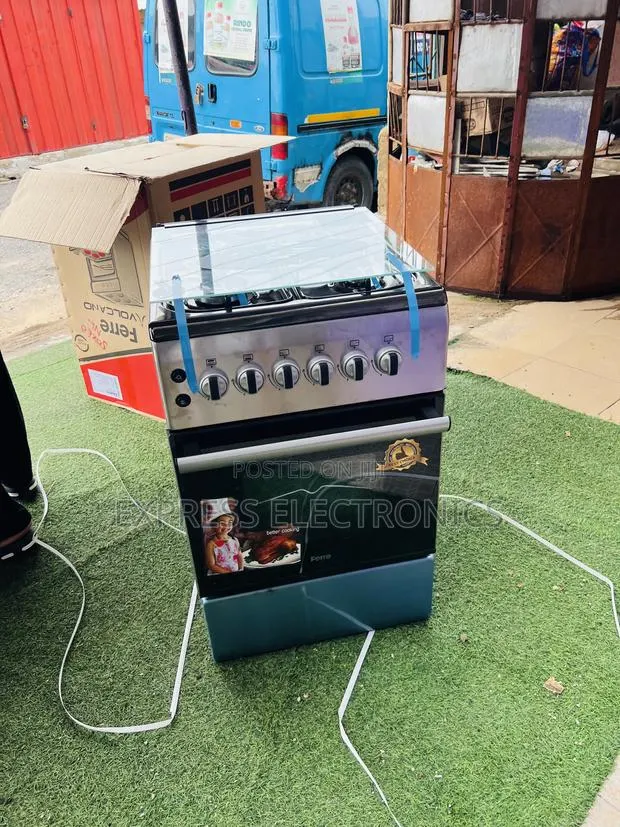 Best Buy Ferre Gas Cooker Oven 4burner 50/60 New Line · Photo 1