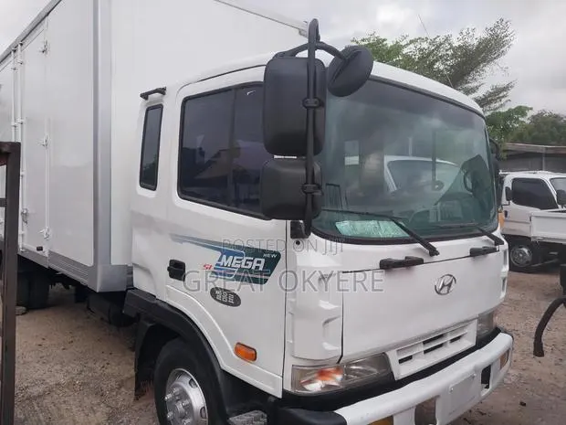 Hyundai 5ton Container · Photo 1