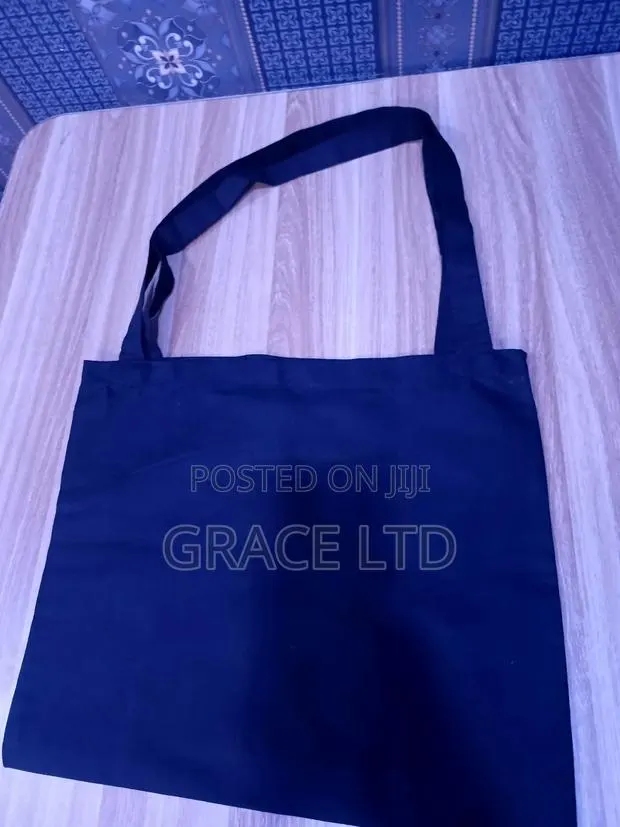 Plain Tote Bag · Photo 1