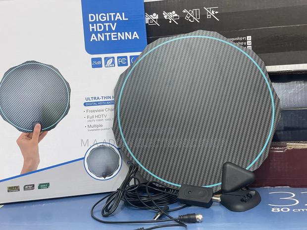 HDTV 1080p Indoor Antenna With Multiple Installation Positio · Photo 1