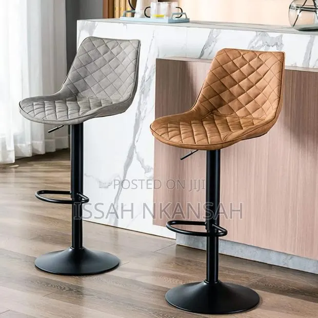Counter Height Stool · Photo 1