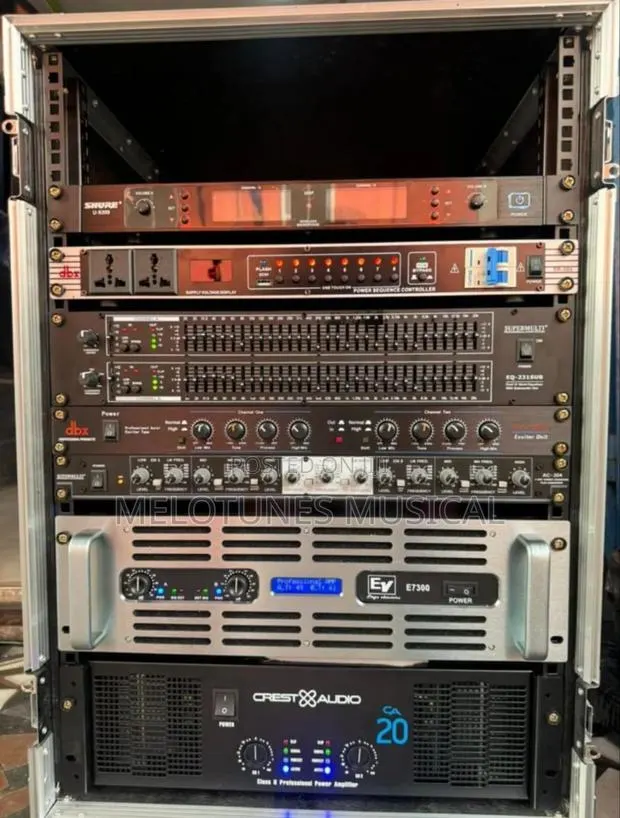 Full Amplifier Rack Set for Speaker Setup With Cabling · Photo 1
