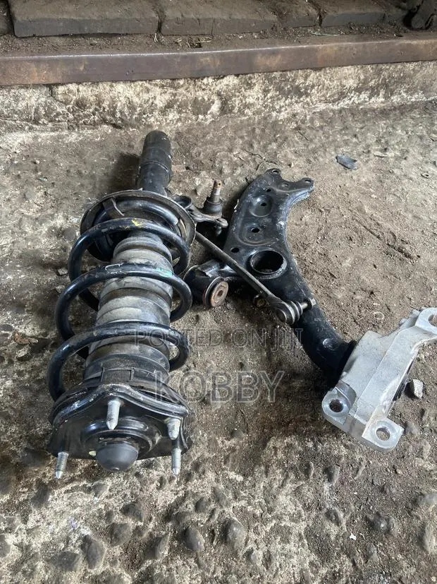 Civic 2017,2018,2019,2020,2021,2022,2023,2024 Front Shocks Korea Used · Photo 1