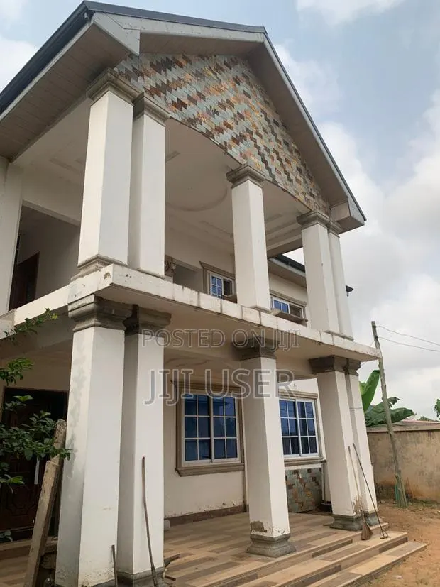 7bdrm House in ....., Pokuase for sale · Photo 1