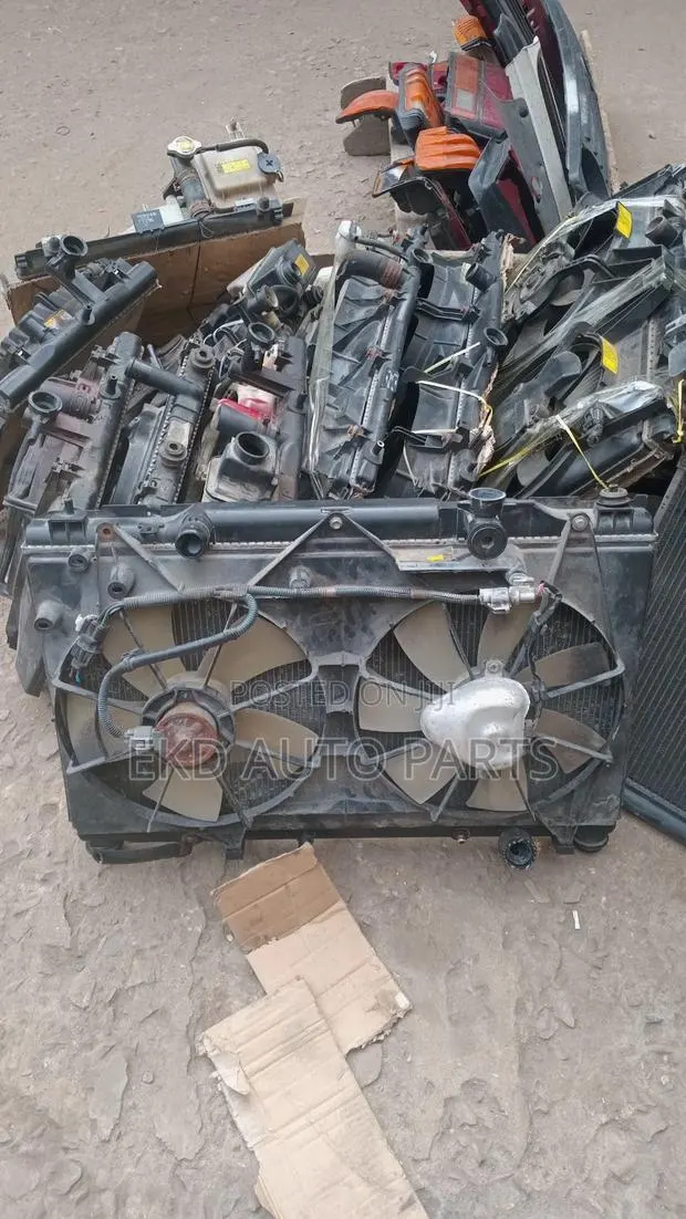 Camry 2007 - 2010 Radiator With Fan · Photo 1