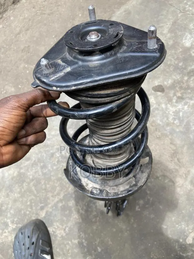 Toyota Corolla 2019-2020,2021,2022,2023,2024, Front Shocks (Home Used) · Photo 1