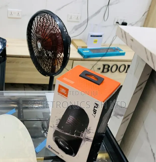 Advanced Audio (Flip 6) JBL Black Speaker · Photo 1