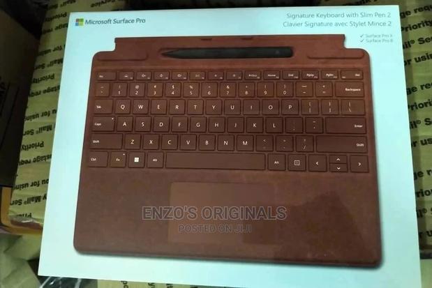 Microsoft Surface Pro 8 to 11 Signature Keyboard With Slim Pen · Photo 1